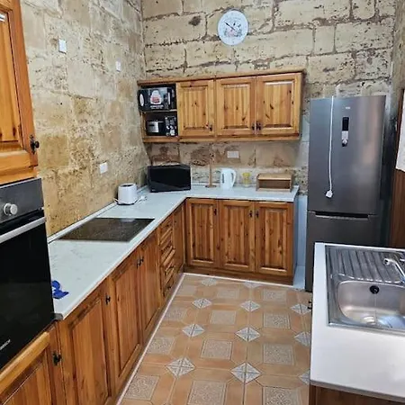Nice House Of Caractere In