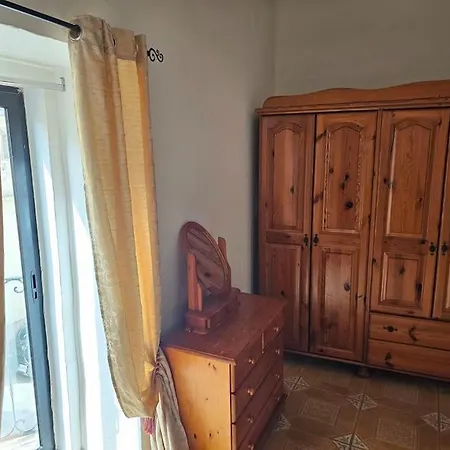Nice House Of Caractere In *