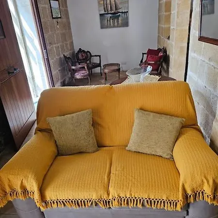 Nice House Of Caractere In